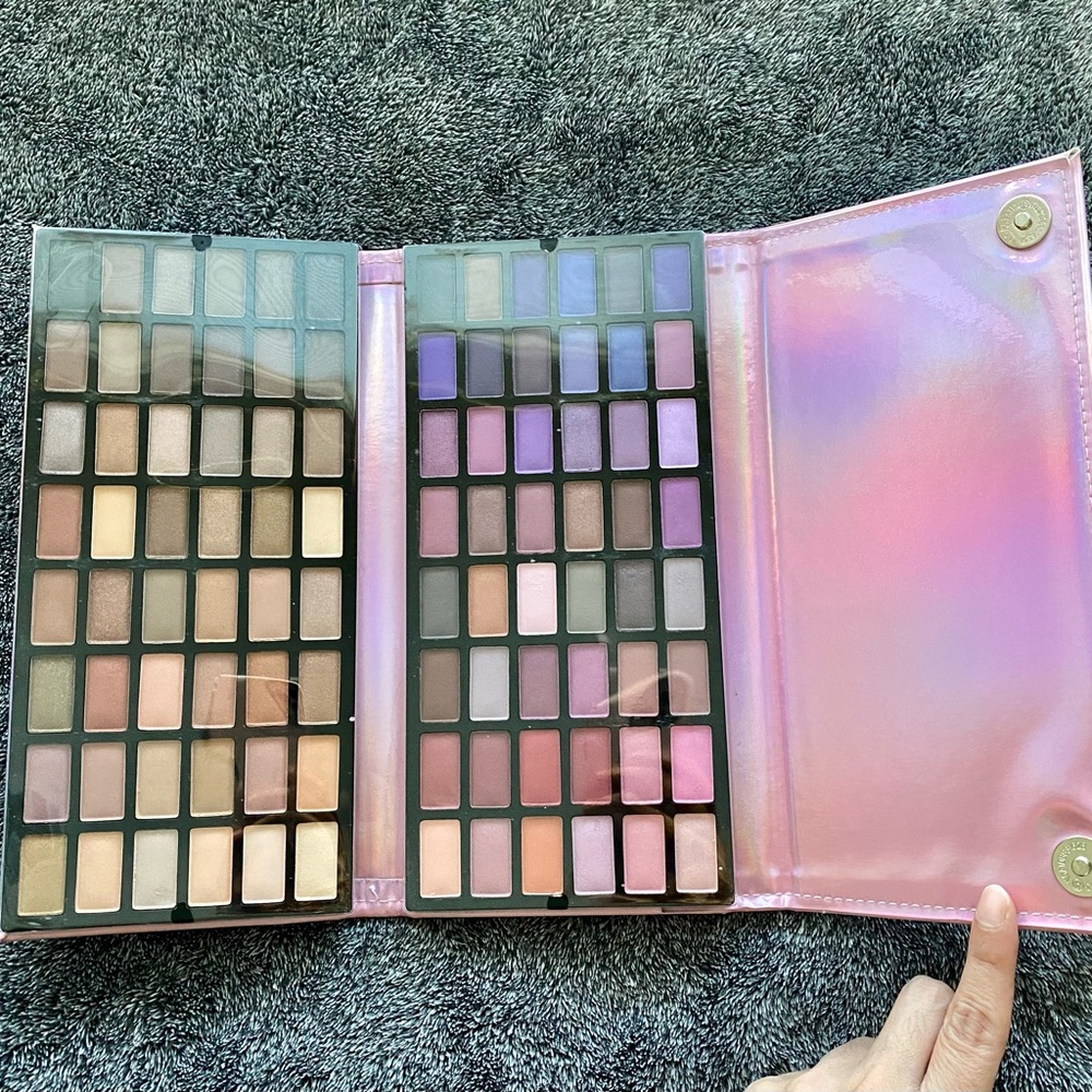 Brand new ulta beauty holographic edition eye shadow palette